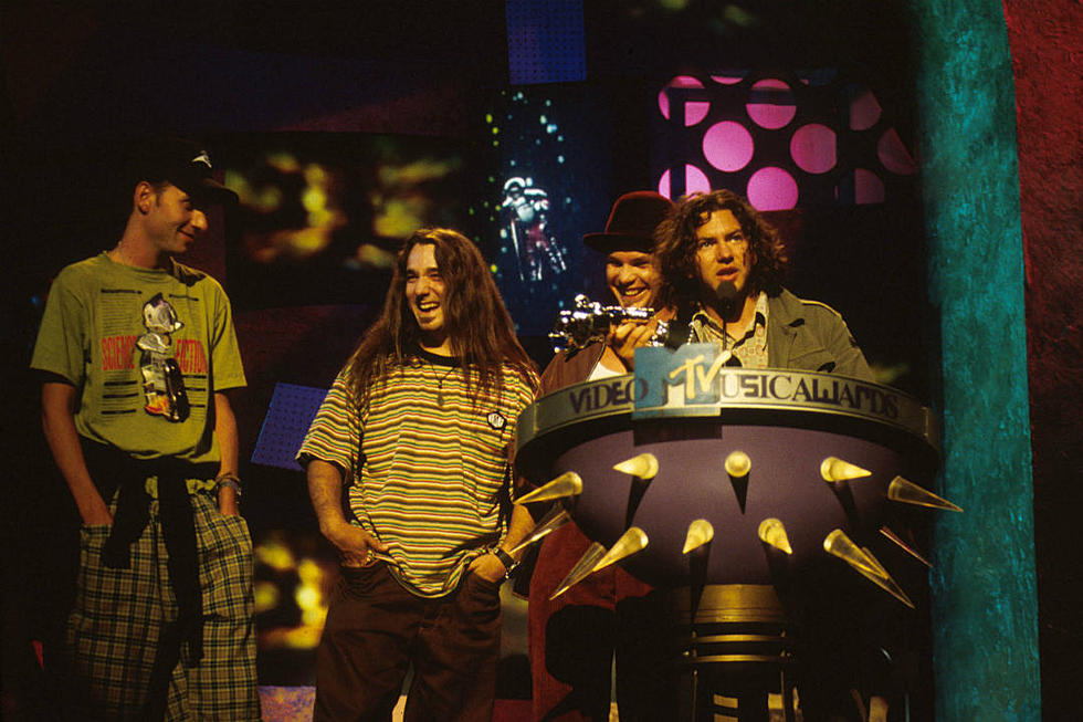 21 Years Ago: Pearl Jam File a Complaint Against Ticketmaster With the Justice Department