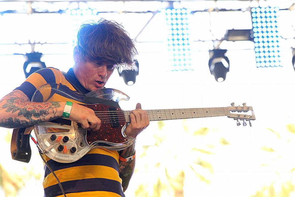 John Dwyer Streams Damaged Bug Album + 'Jet in Jungle' Video