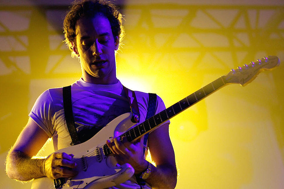 Albert Hammond Jr. Announces &#8216;Momentary Masters&#8217; + Streams &#8216;Born Slippy&#8217;