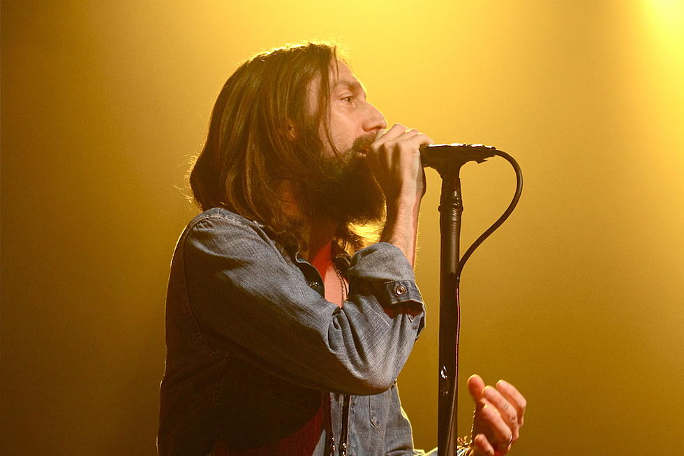 Chris Robinson Covers Grateful Dead's 'They Love Each Other'