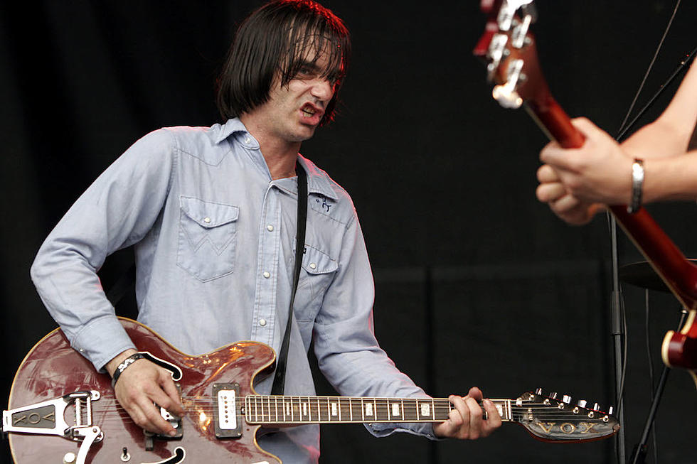 Brian Jonestown Massacre Singer Says Apple is Bullying Him