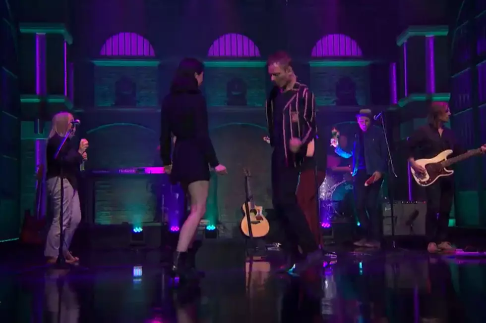 Belle and Sebastian Play ‘Sukie in the Graveyard’ and ‘Allie’ on ‘Late Night with Seth Meyers’