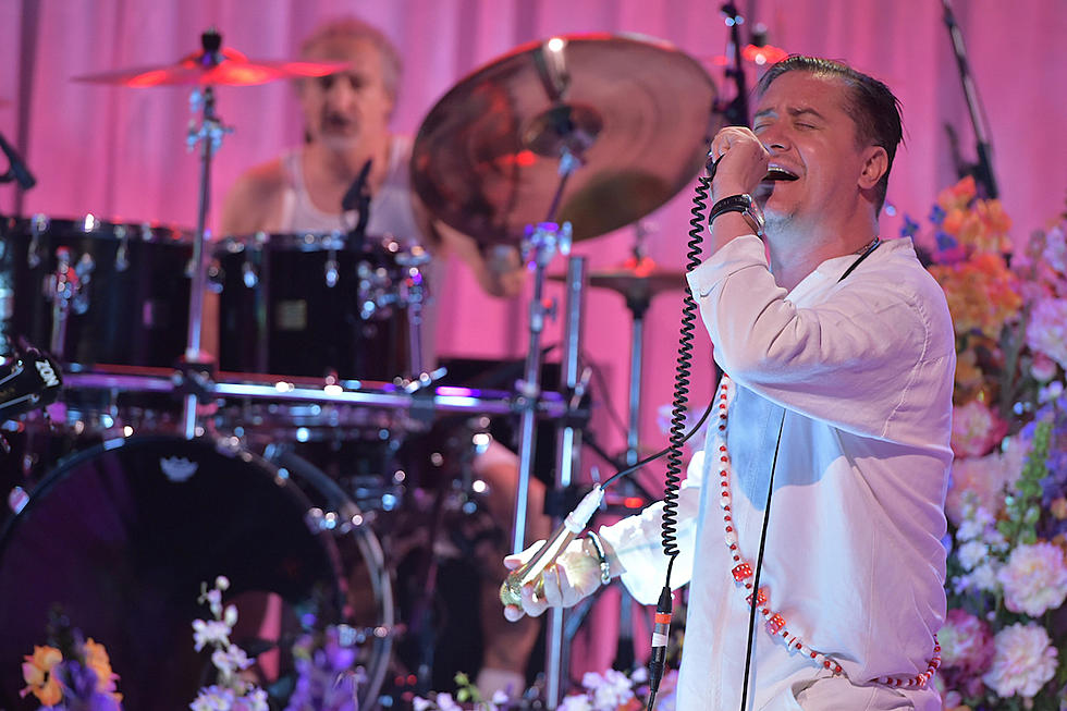 Mike Patton Once Defecated in Axl Rose’s Orange Juice 