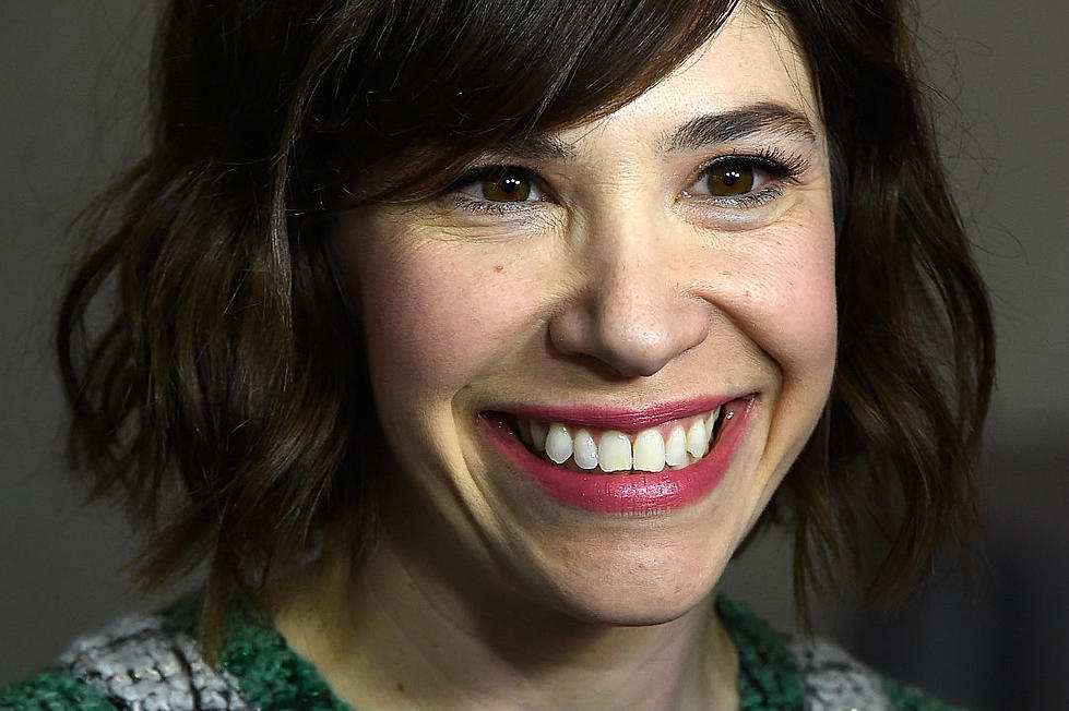 Carrie Brownstein’s Book Tour Will Feature Amy Poehler, Questlove + More