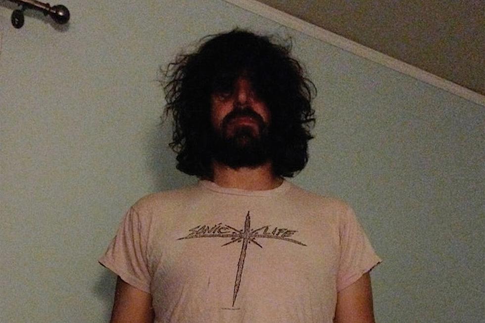 Dinosaur Jr.’s Lou Barlow Shares New Solo Track, ‘Moving’