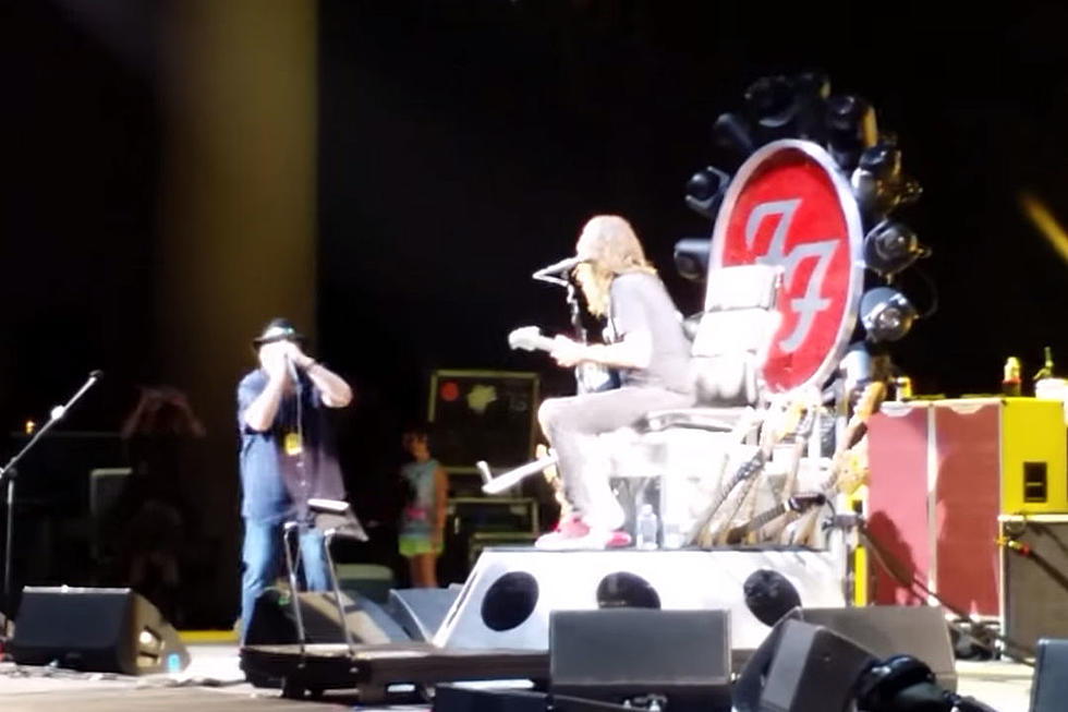 Foo Fighters Bring Blues Traveler’s John Popper Onstage