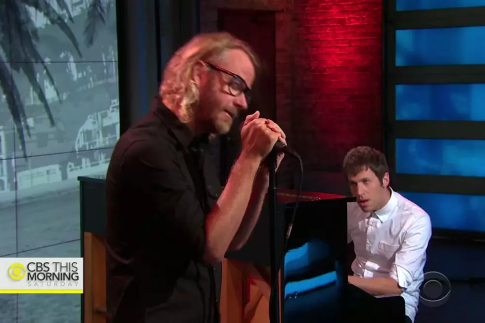 EL VY Play Three Songs on 'CBS This Morning'