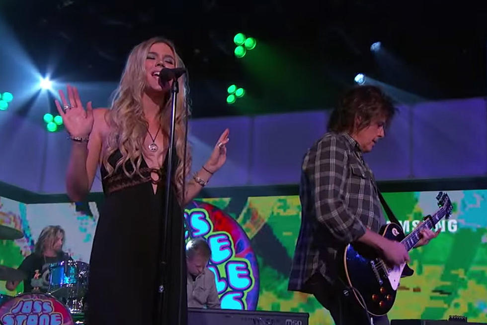 Stone Temple Pilots + Joss Stone Play ‘Interstate Love Song’