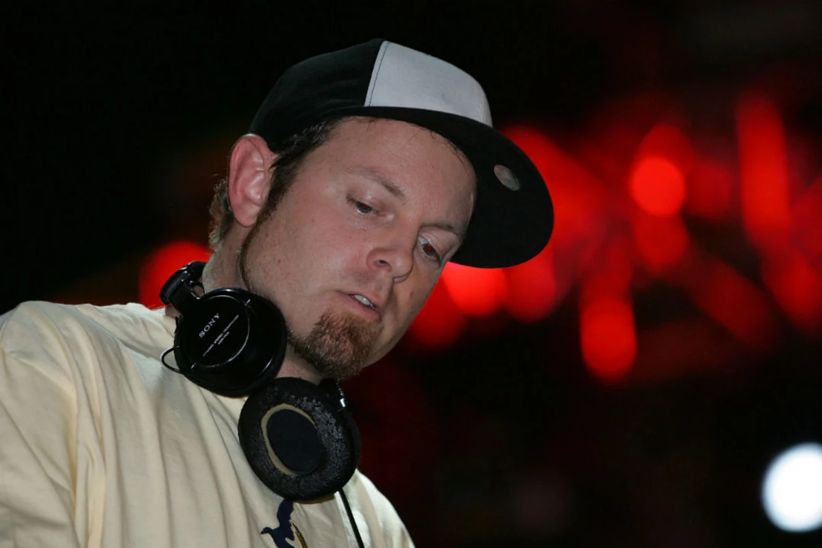 Slide sonoridade melódica dj shadow zn. DJ Shadow 2023. DJ Shadow "Endtroducing". Диджей доллар. DJ Shadow Endtroducing обложка.