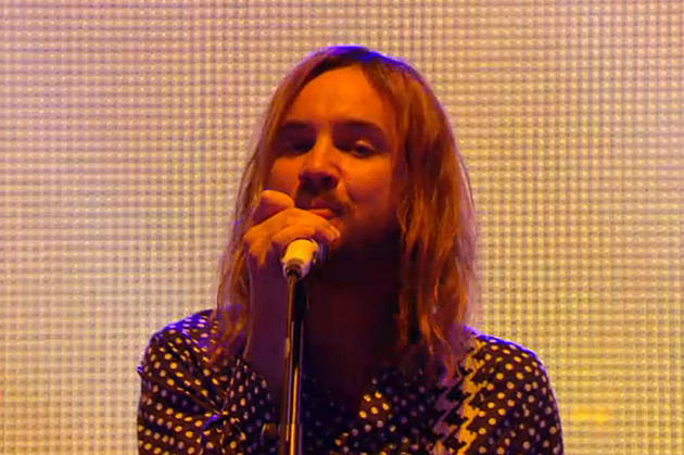 Watch Tame Impala’s Spacey Performance on France’s ‘Le Grand Journal’