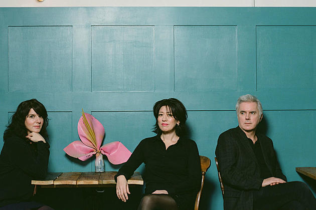 Shoegaze Pioneers Lush Release &#8216;Blind Spot&#8217; EP, Their First New Music Since 1996