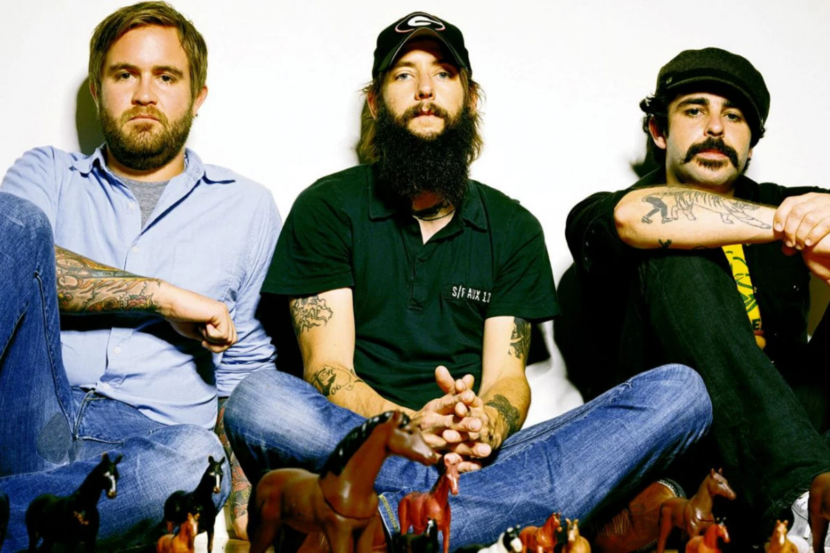 10 Years Ago Band of Horses Debut With 'Everything All the Time'