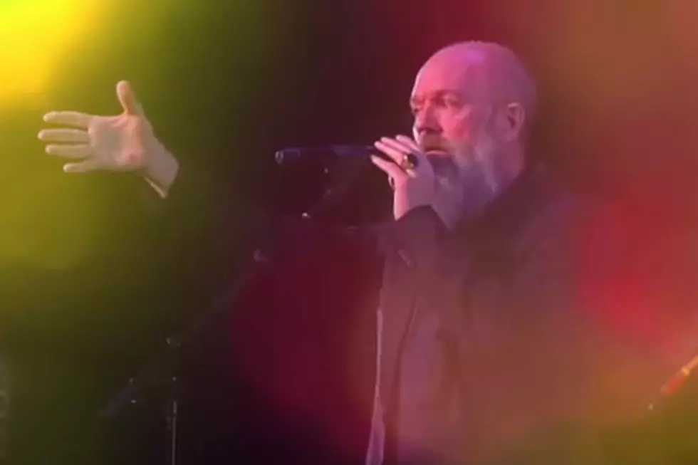Watch Michael Stipe’s Wistful Cover of David Bowie’s ‘Ashes to Ashes’ at NYC Tribute Concert