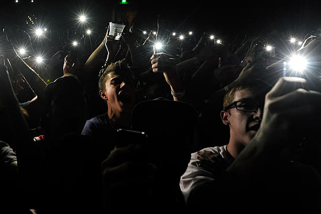 New Apple Technology Could Stop Fans From Filming Concerts
