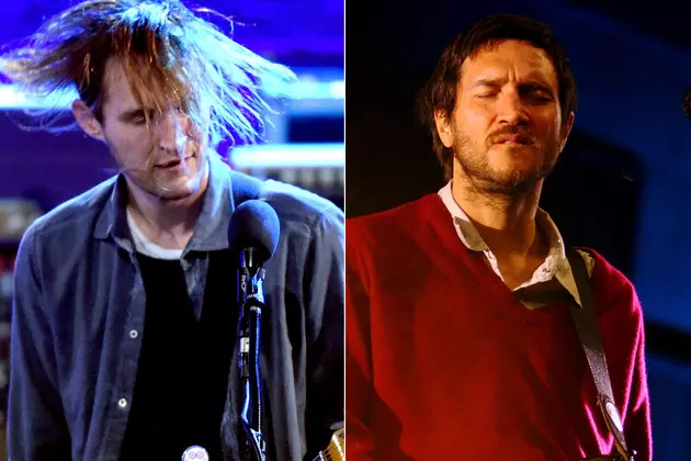 Red Hot Chili Peppers Guitarist Weary of &#8216;Absurd&#8217; Comparisons With John Frusciante