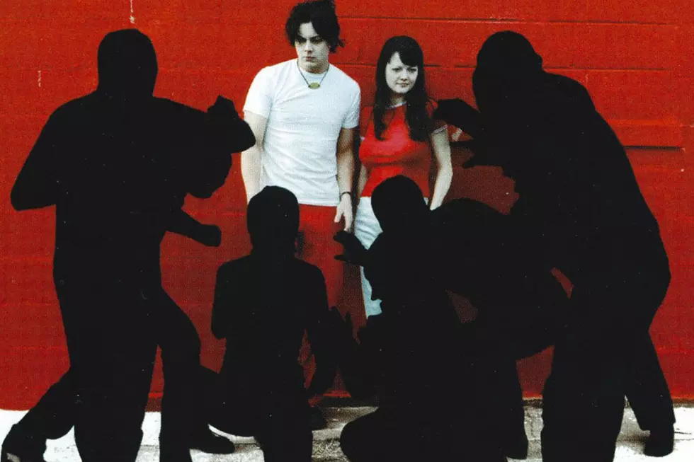 When the White Stripes Broke Out With 'White Blood Cells'