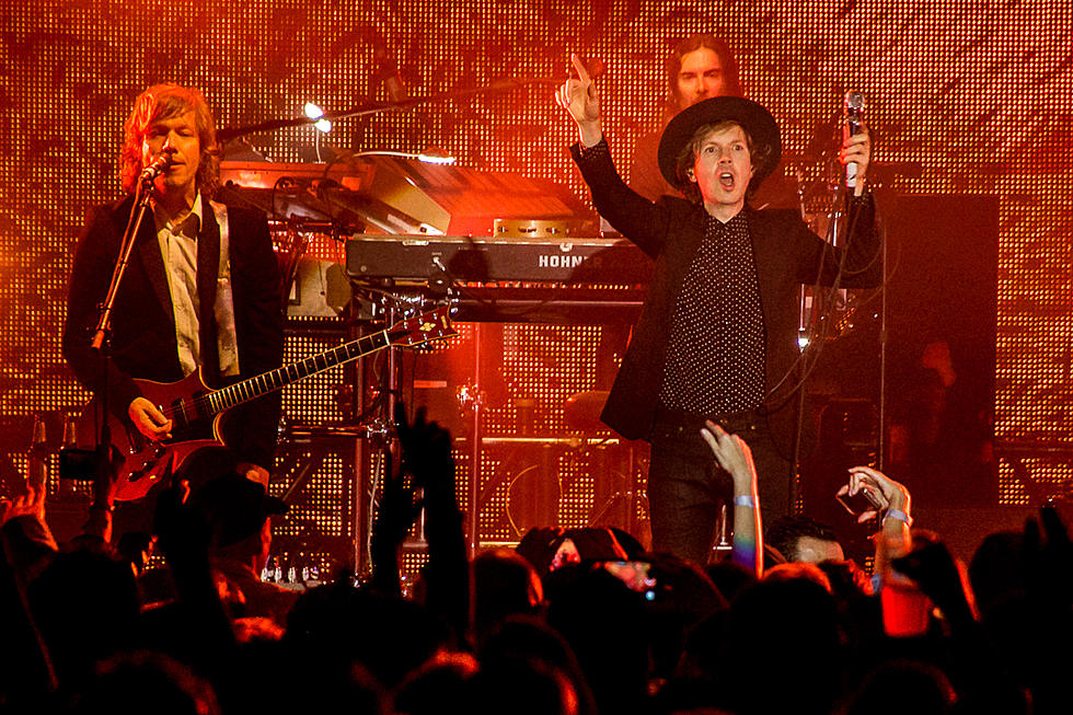 Beck Preaches With the Choir During Sizzling L.A. Theater Show: Photos + Setlist