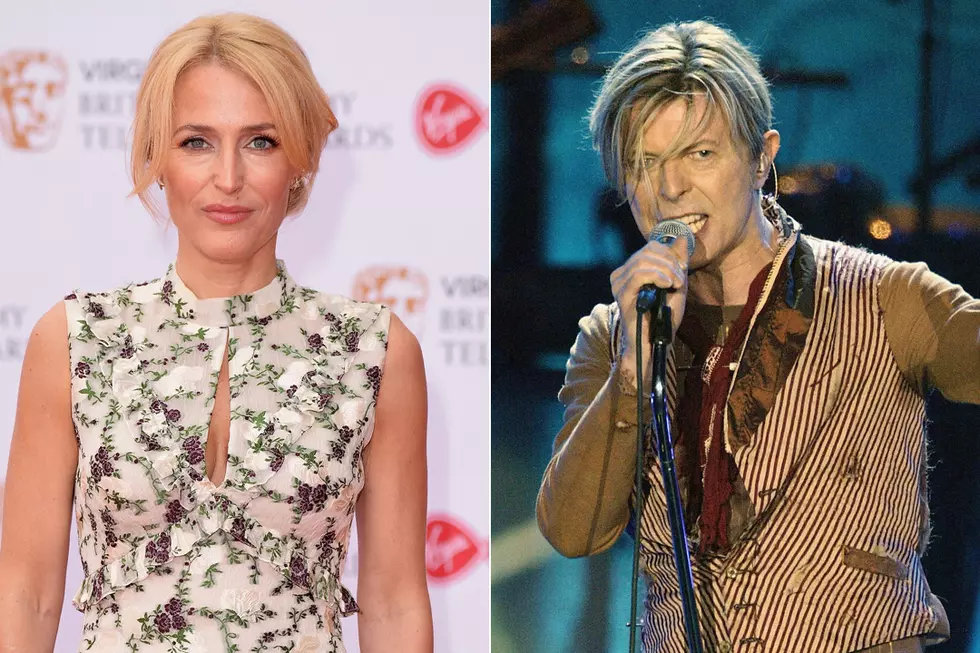 See Gillian Anderson’s David Bowie Impersonation for ‘American Gods’