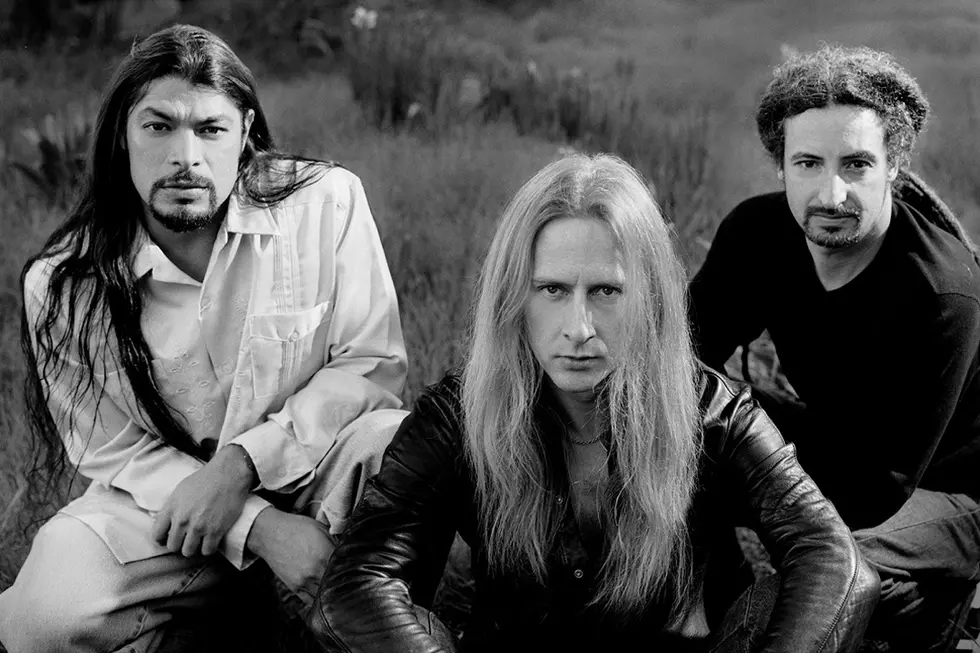 15 Years Ago: Jerry Cantrell Tries to Leave Alice in Chains Behind on ‘Degradation Trip’