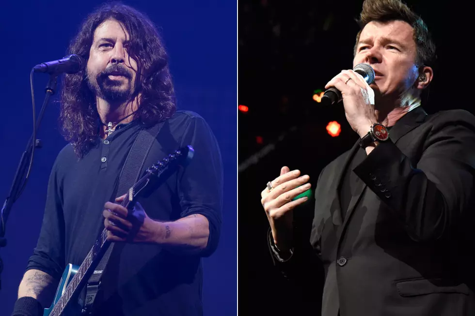 Rick-Grohling: The Foo Fighters and Rick Astley Perform ‘Never Gonna Give You Up’ Together