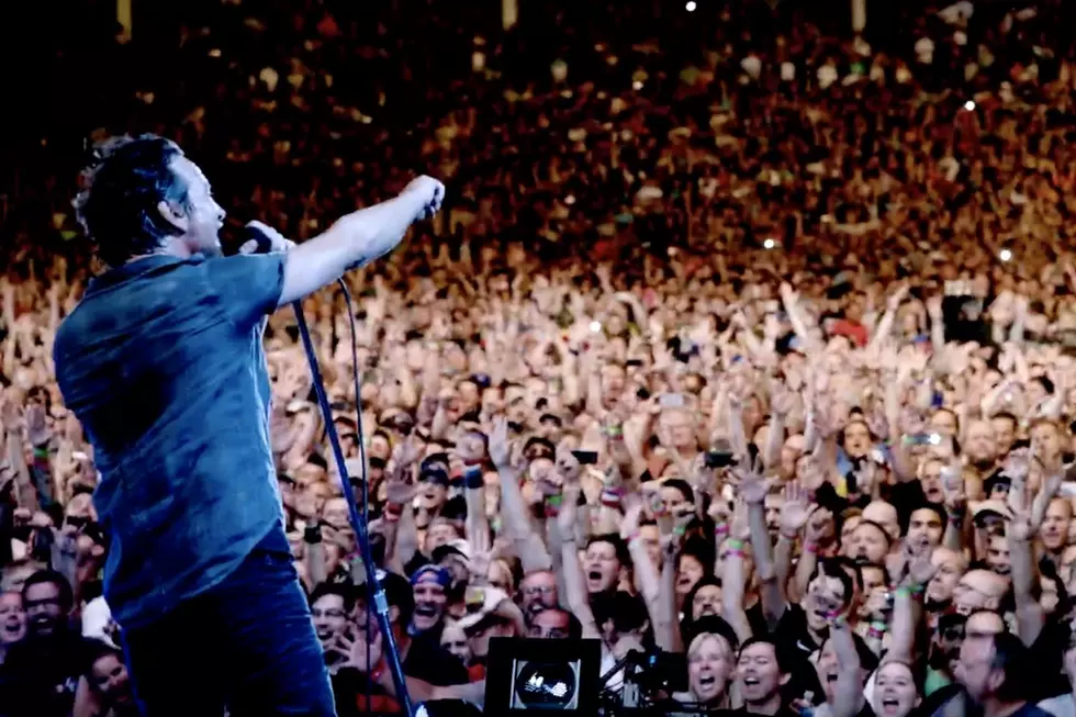 Pearl Jam Post Teaser for ‘Let’s Play Two’ Release of 2016 Wrigley Field Concerts