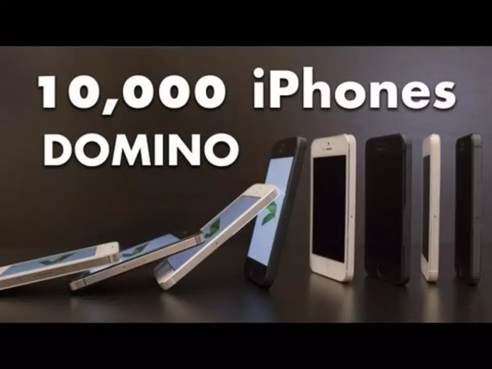 10,000 iPhones Play iPhone Dominoe  (video)