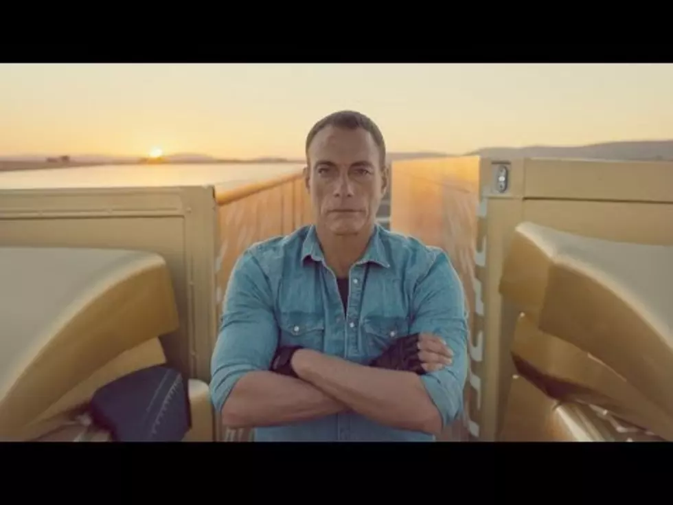 Jean-Claude Van Damme Does the Splits Between two Trucks  (video)