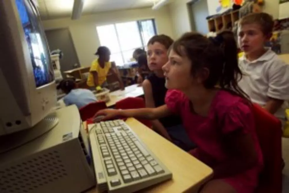 Remember the Apple IIE Computer? Kids Don&#8217;t Know What to do With it [Video]