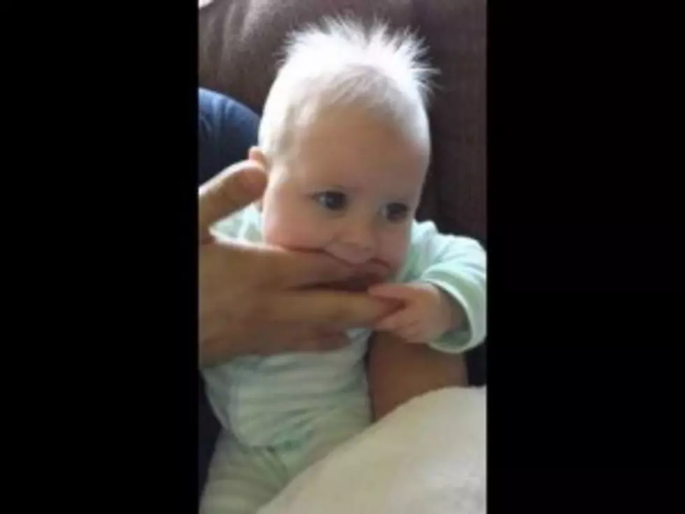 Father Plays his new Baby Like a Musical Insturment [Video}