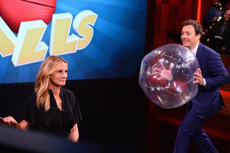 Jimmy Fallon and Julia Roberts Throw Balls in Each Other’s Face [Video]