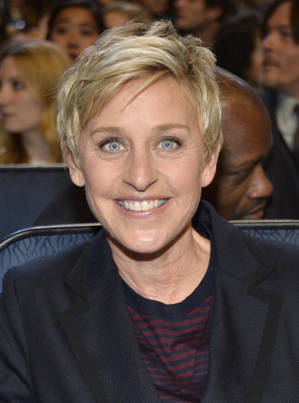 Ellen DeGeneres, Kristen Wiig Sort of Sing ‘Let It Go?’ [Video]