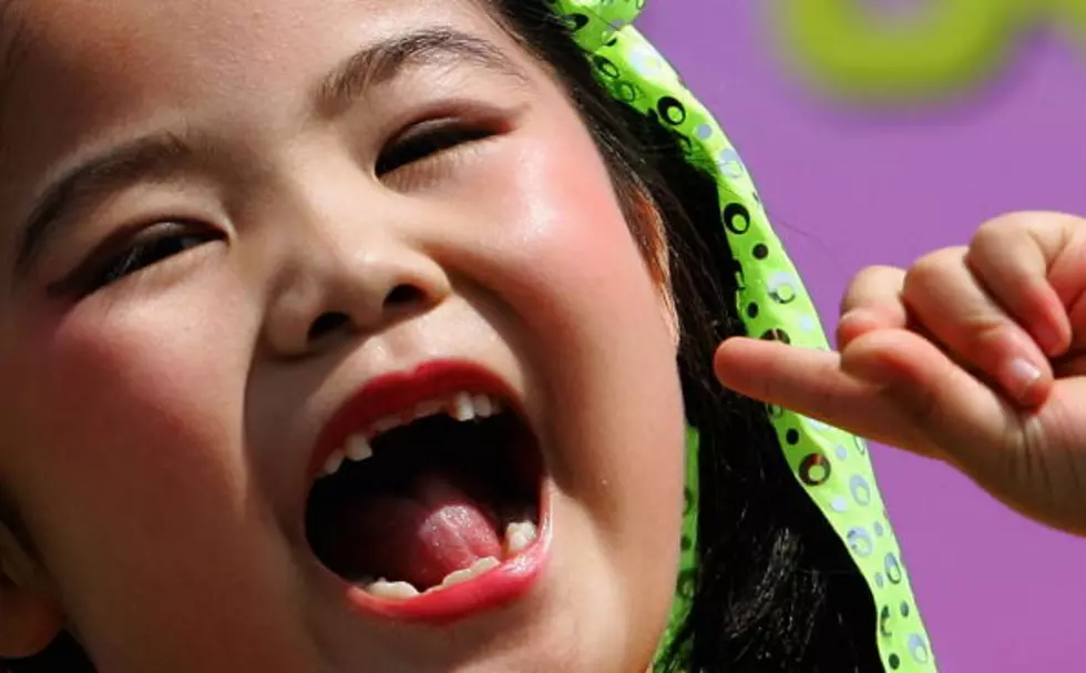 Daughter Loses Tooth by Javelin Throw [Video]