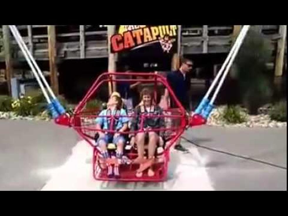 Scary Moment on Extreme Amusement Park Ride [Video]