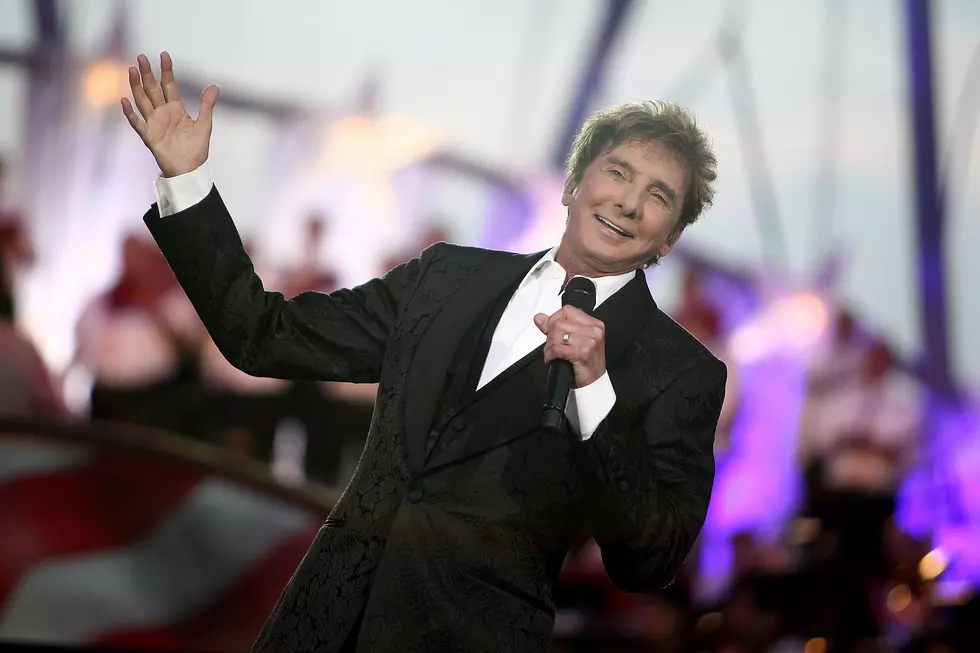 Barry Manilow to Play Grand Rapids&#8217; Van Andel Arena March 25