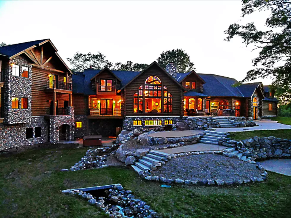 $5.5 Million for a 21-Bedroom Northern Michigan Resort [Photos]