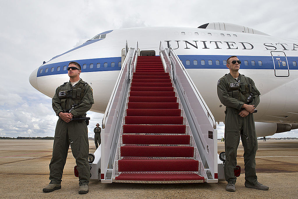 The US Air Force Doomsday Plane Has Been Circling Michigan s UP