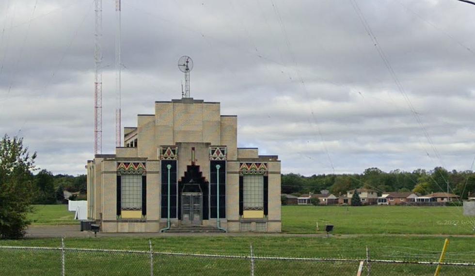 The Internet Has Discovered This Retro Radio Building in Michigan – and They’re in Love