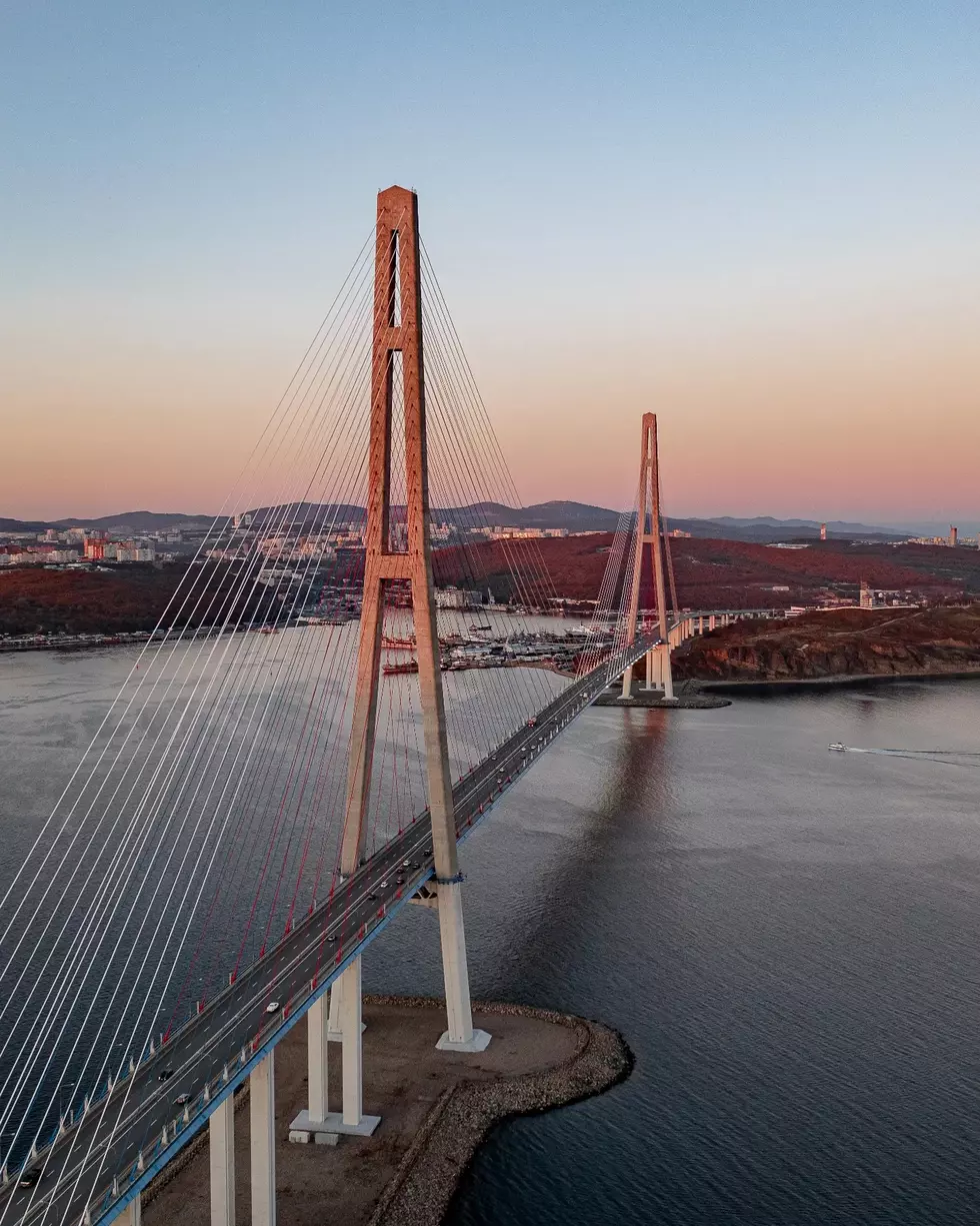 Russky Bridge/Anton Blokhin/Facebook