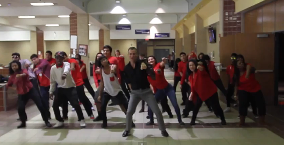 Dallas Teacher Scot Pankey And Students Make “UpTown Funk” Dance Video