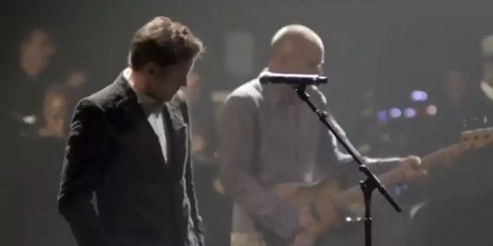 Robert Downey Jr. Teams With Sting to Wow Golden Globes Audience [Video]