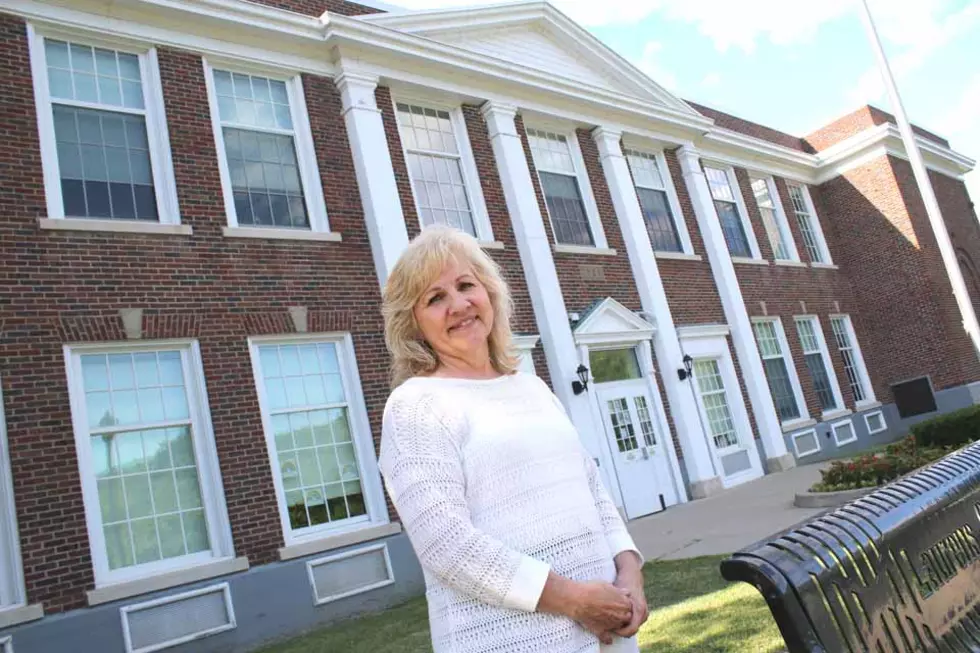 Retired Laurens Superintendent Once Again Helps A School District In Need