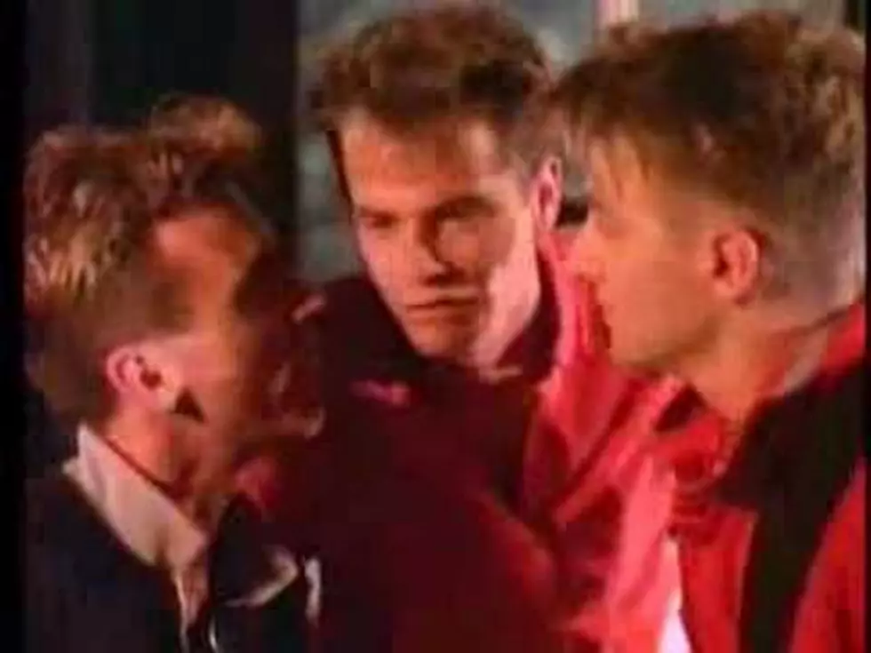&#8216;Something So Strong&#8217; by Crowded House &#8211; Classic Hit or Miss