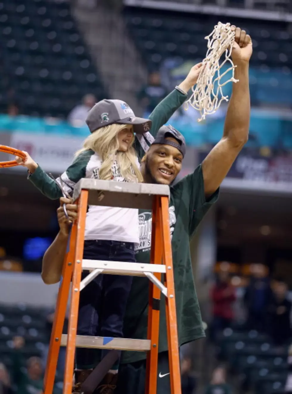 Lacey Holsworth, Michigan State&#8217;s Little Princess, Loses Her Battle With Cancer
