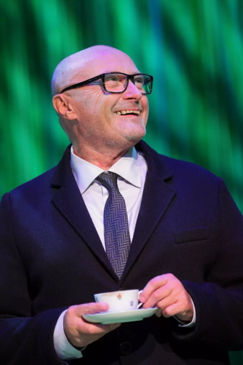 Phil Collins’ First Concert in Four Years [Video]
