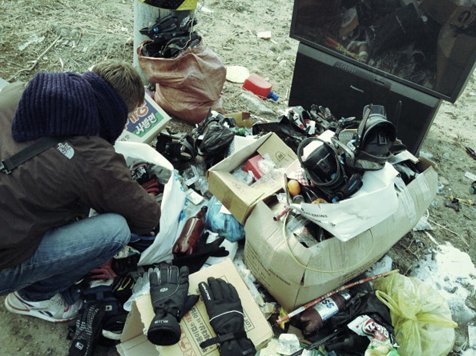 This Guy Claims He Makes $250,000 A Year By Dumpster Diving