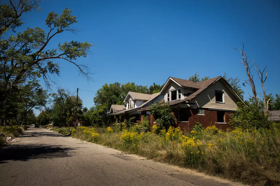 Charlie LeDuff Confronts City of Detroit Officials Over Blight