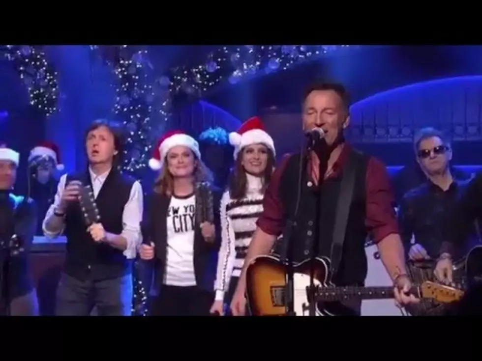 Bruce Springsteen Joined by Paul McCartney for &#8216;Santa Claus is Coming to Town&#8217; [Video]