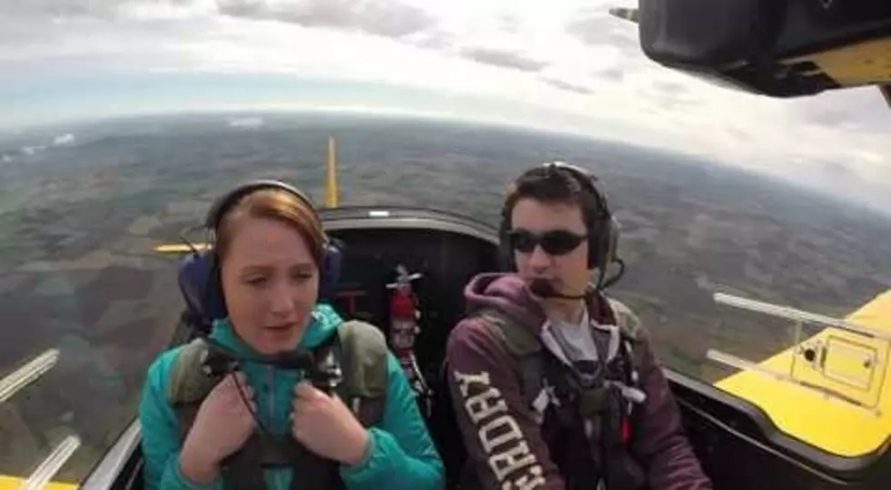 Aerobatic Pilot Takes Friends for Rides in his Plane, Makes Them Regret That Decision