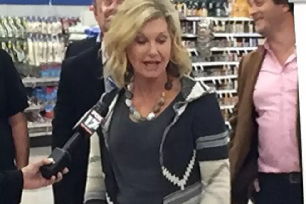 Olivia Newton-John Makes an Appearance at a West Michigan Meijer