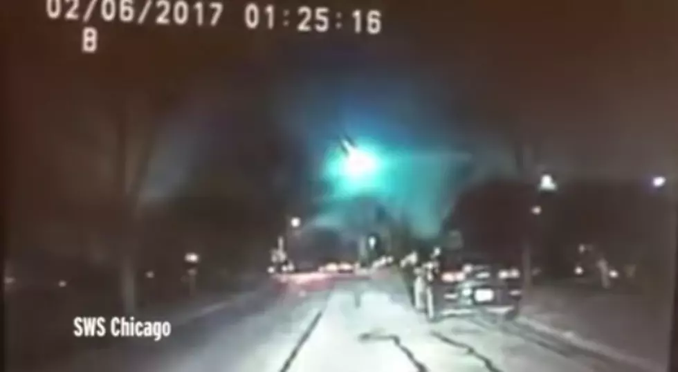 Giant Meteor Flies Over Lake Michigan [Video]
